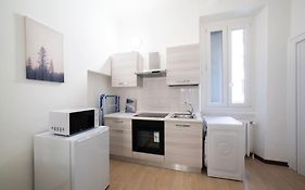 Apartment 4 Stops From The City Center